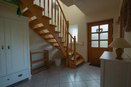 Lovingly furnished, cozy cottage in country style.