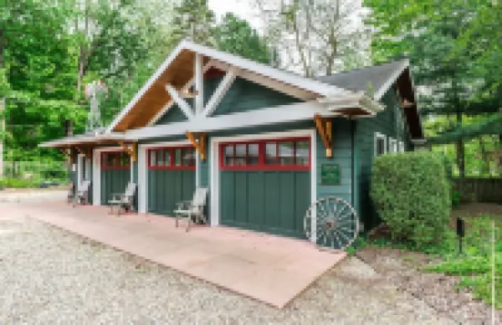 Summer 26 Open! Pool, Hot Tub, Huge Game Room, Short Walk to Beach!