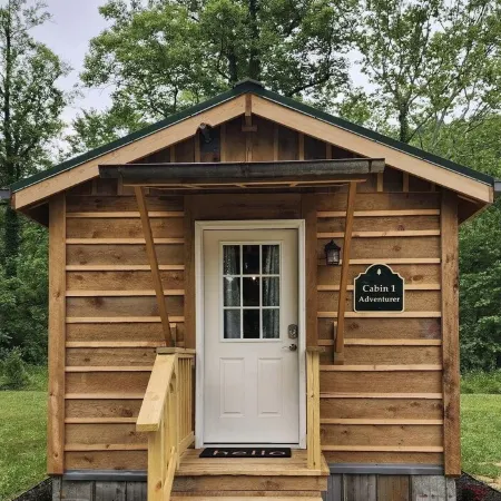 Cozy cabin close to Summersville Lake and the New River Gorge National Park!