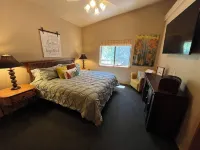 Exclusive Resort Cabin with Lake Views in the Gated Shores at Rainbow Lake
