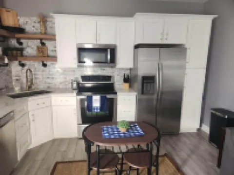 Modern Apartment Located in the Beautiful Groves Area