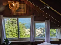 Oceanfront Cabin-Castle in Maine Woods Các khách sạn ở Georgetown