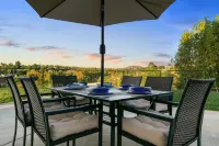 Resort-style Home with stunning views, pool, hot tub, putting green