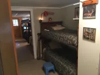 Cute, rustic cabin in Side Lake, No WiFi