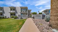 Scottsdale | Pool | Kitchen | 2 BR: Stylish Luxe!