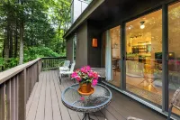 Vermont get-away end unit townhouse nestled in the trees