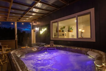 Tiny House Country Cottage Отели рядом с достопримечательностью «The Farm at Swan's Trail»