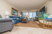 Coquina B103- Steps to the Beach & Pool