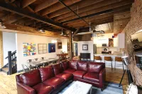 Spectacular Roof Top Patio 3bd Apartment in Downtown Glens Falls Hotels in Glens Falls