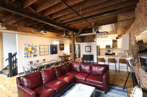 Spectacular Roof Top Patio 3bd Apartment in Downtown Glens Falls Hotels in Glens Falls