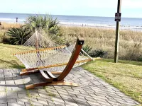 Oceanfront Condo, Balcony, Pools, Beach Access, Walk to Restaurants & Boardwalk