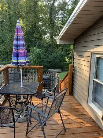 Holly Hill Farm House, Only 6 Miles from Downtown Mount Airy, NC, Sleeps 4