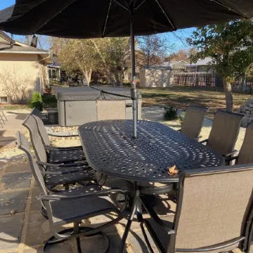 MAC House - Newly Renovated - With Backyard Spa