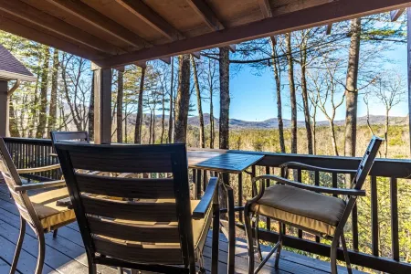 Sunset Mountain Views From Back Deck & Sapphire Resort Amenities 1-Level 3BR/2BA