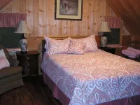 One of a kind historic farmhouse 10 minutes from Tryon Equestrian. Speaks French