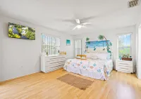 Waterfront home great for family gatherings or weekend getaways! Pet-friendly