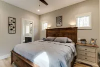 3-Br Luxury Home with Hot Tub & Arcade Games Hotels in Tracy City