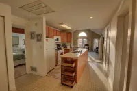 Suttons Bay Village View Apartment