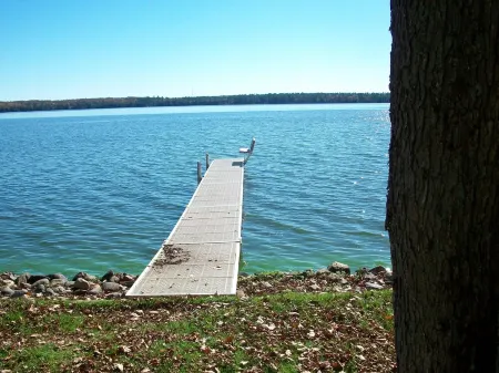 Cozy 2 Bedroom Cabin With Gas Fireplace