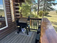 Lux Hot Tub Cabin. Huge Views! 35 Acres! Stargazing/Hiking Retreat! No Pet Fees!