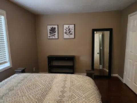 Charming 2-bedroom house with WiFi, AC in cool Escanaba Hotels in Escanaba