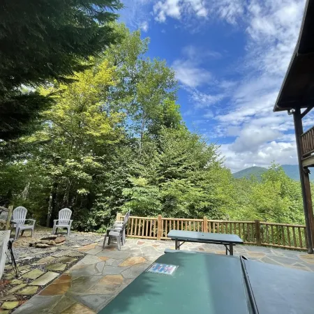 Stunning  Mountain Views From Cabin With Hot Tub & Covered Porch!