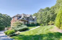 Secluded Southampton Home That Has It All Hotels in North Sea