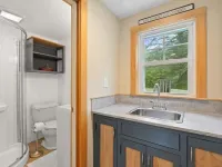 Cozy 4 season waterfront cottage in the white mountains on the bearcamp river! Hotels in Ossipee