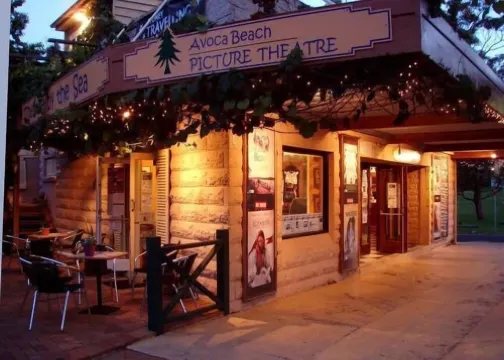 SANDY CORNER - Beach & Lakefront #1 BEST LOCATION 亞弗卡海灘酒店