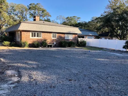 Callies Cottage - Oak Island