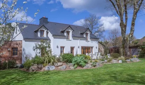 Big garden, 200m beach, shops 500m, wifi,