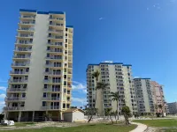 Fantastic Ft Myers Beachfront Condo! Flexible Check-in Dates and Many Amenities!