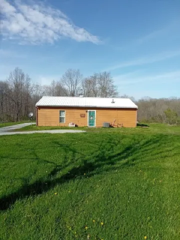 Secluded Cabin near hocking hills with hunting possibilities