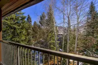 The ultimate ski studio at Keystone!  Upgraded with a premium king size bed.