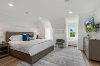 Historic Farmhouse with Pool & Hot Tub in Wine Country, Near Washington, DC