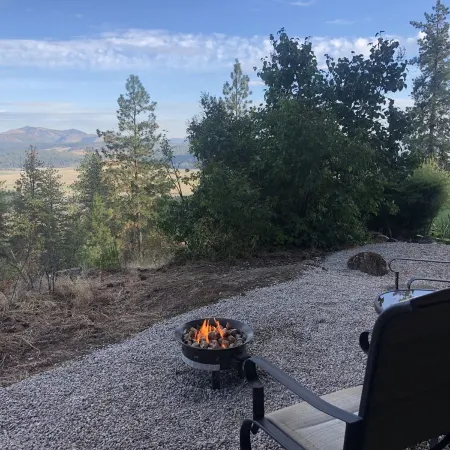 The Cozy Clifftop View, LLC