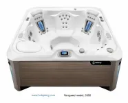 Hot tub, fire pit, great outdoor space, by Coler bike trails, Bentonville Square