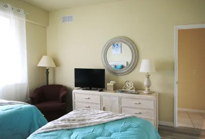Cool Condo for your Cozy Stay. Convenient location, pool, gym, golf.