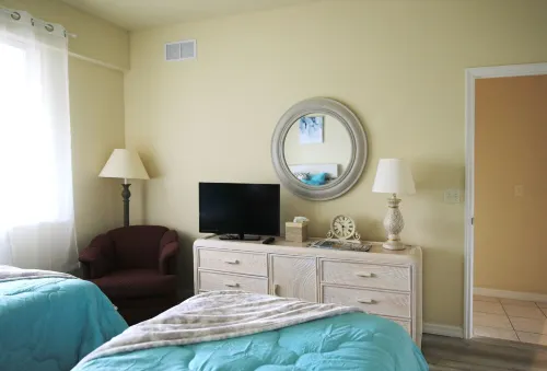 Cool Condo for Cozy Stay. Convenient Location, Pool, Gym, Golf.