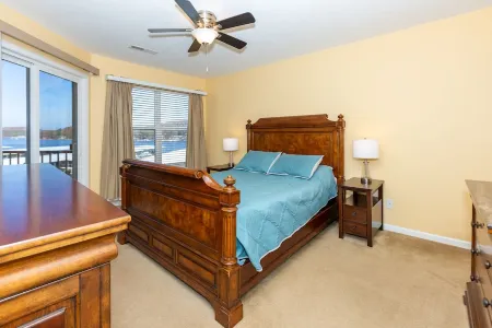 Amazing view of lake from water-front condo! Close to Ballparks National.