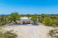 Desert Lux! Peaceful/private+2 minutes from prime Foothills shopping/dining