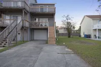 Adorable Townhome with Water Views