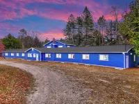 New Listing!  Charming House at The Blue Anchor Hotel.  4 Kings, sleeps 8.