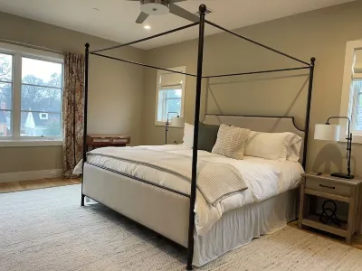 Beautiful Spacious House in the Park Cities area