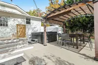 Historic Downtown Wake Forest Bungalow Wake Forest Art & Frame附近的飯店