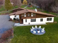 Tranquil Lodge with A+ Amenities Hotels in Naples