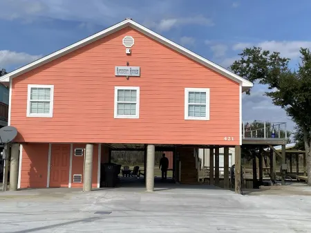 Hackberry Hooker - Private Canal