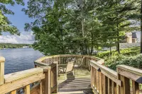 Lakeside Cottage w/ Spacious Multi-level Deck and Outdoor Living Space