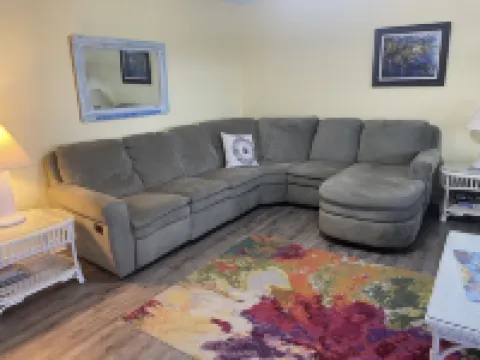 CONDO Water front, bay breeze, fishing paradise and family friendly 2 bedroom