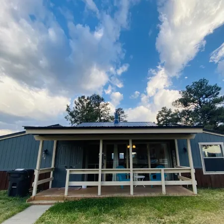 BEAUTIFUL Rustic/Modern Remodel - IDEAL Location!!
